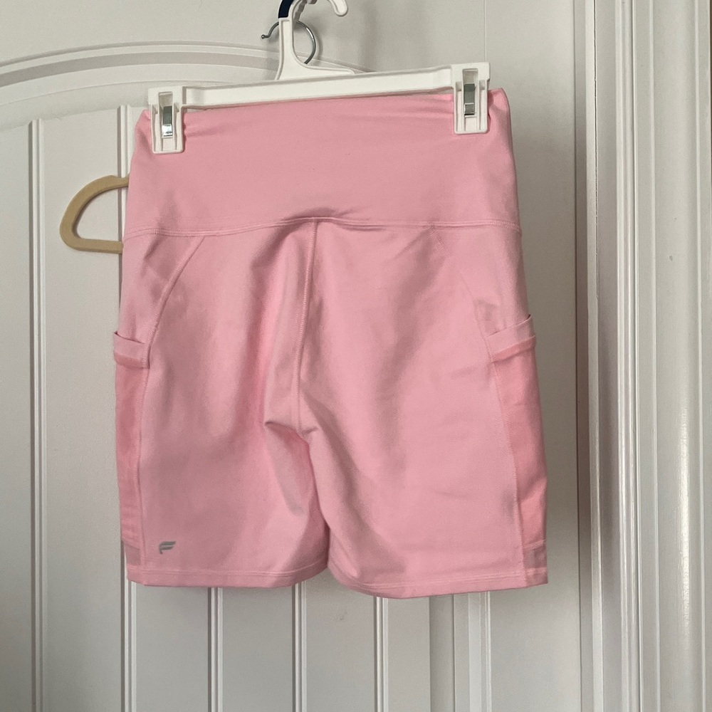 Fabletics High Waist On the Go 6” Pink Shorts - Picture 6 of 6